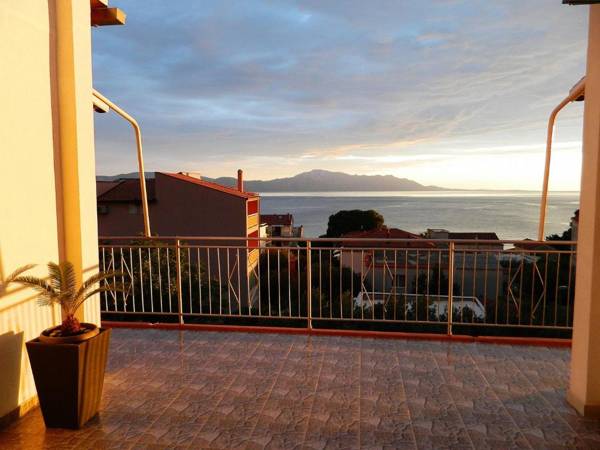 Apartments Ivan Z - 120m to the sea