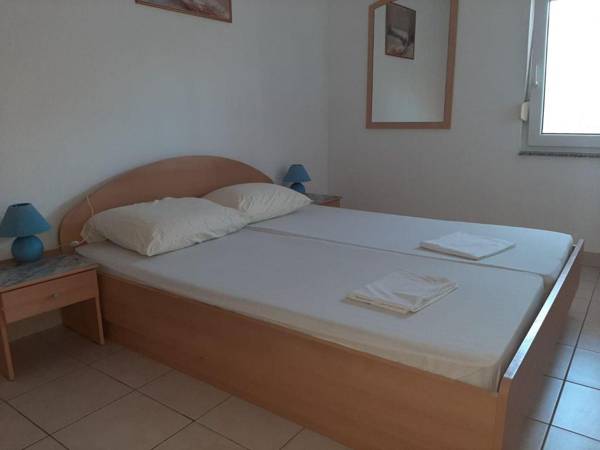 Sea-View Apartment in Okrug Gornji near Trogir Centre