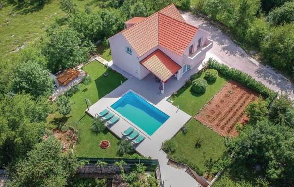 Villa Radosevic near Split heated pool