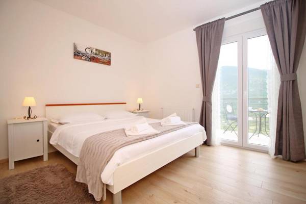 Villa Pasika with private 31m2 pool summer kitchen with BBQ 4 bedrooms