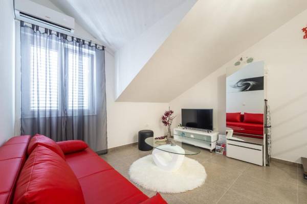 NEW Modern Studio Apartment Nina