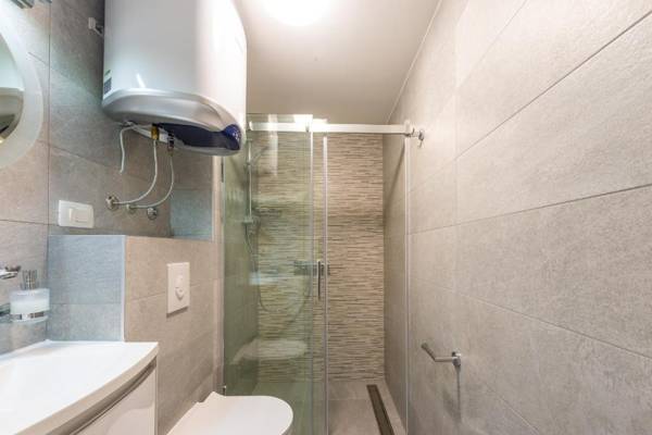 NEW Modern Studio Apartment Nina