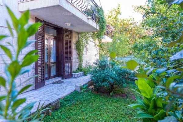 Apartment Ivona with teracce