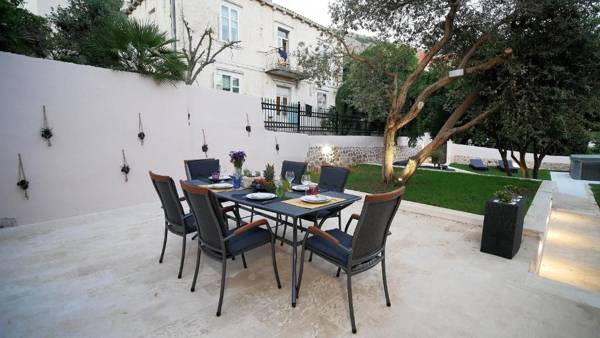 Holiday Home Festina Lente