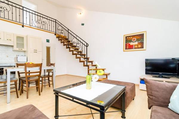 A2- Dream separate entrance in A Stone-built House close to the Sunset beach