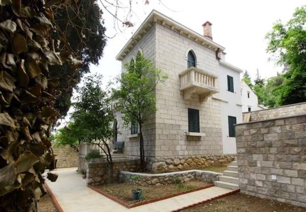 Sunset Beachfront Dubrovnik Villa