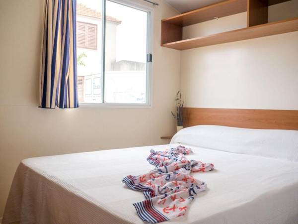 Enticing Mobile Home in Pakoštane with Swimming Pool