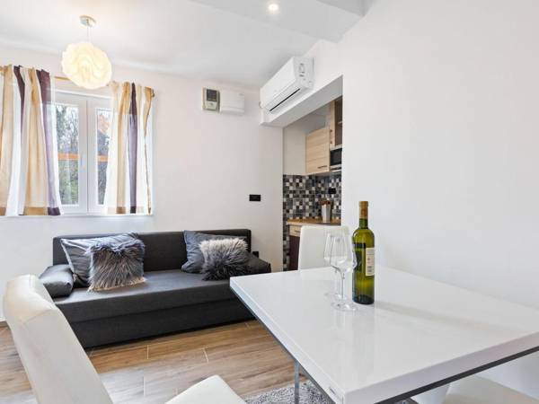 Rustic Holiday Home in Donja Stubica with Terrace