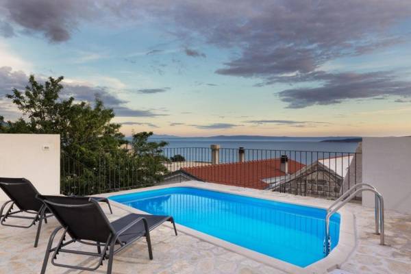 Villa Eli in Brela private pool