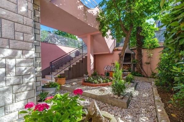 Apartment Hanka - great location & parking spot