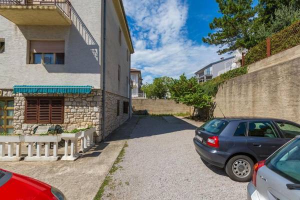Apartments Ana - private parking