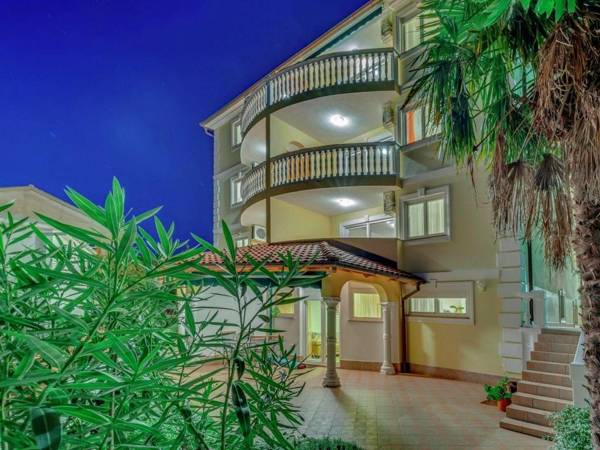 Luxurious Apartment in Kvarner by Sea