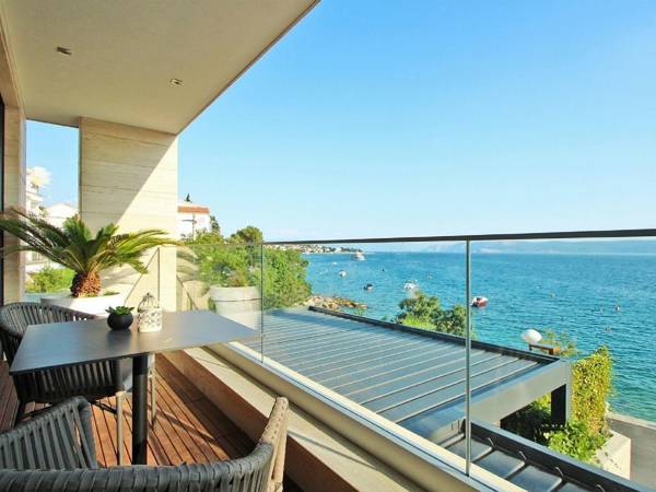 Luxurious two bedroom apartment with a sea view in Crikvenica