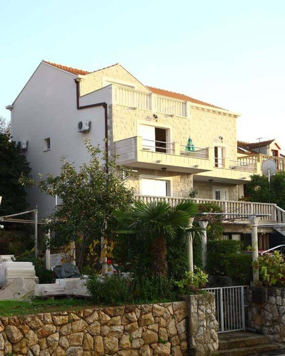 Apartments Miljas