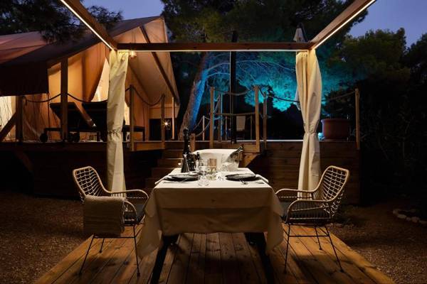 Abeille Maison Glamping Resort Zlatni Rat -Adults Only