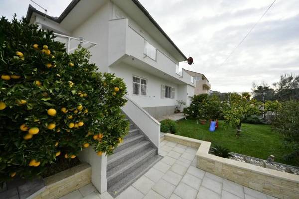 Apartment Sveto - 400 m from beach