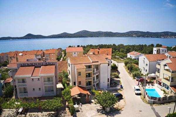 Apartments with a parking space Biograd na Moru Biograd - 18665