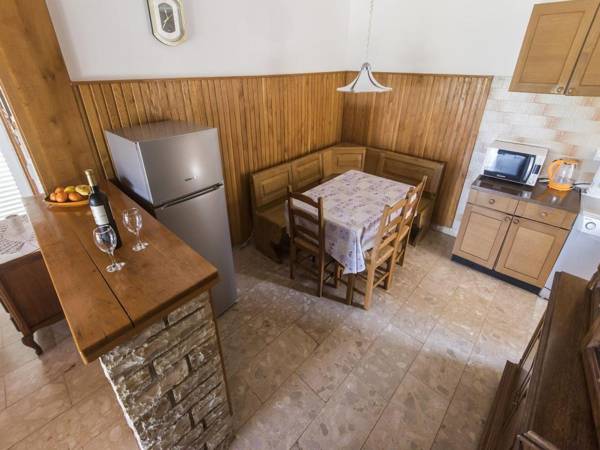 Charming Holiday Home in Turanj with Private Fenced Garden