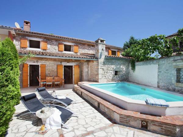 Luxurious Holiday Home in Barban with Private Pool