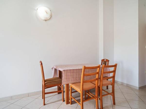Classy Apartment in Banjole near Beach and Pula City