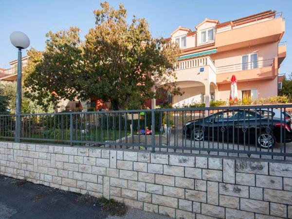 Apartments Vinka Brodarica