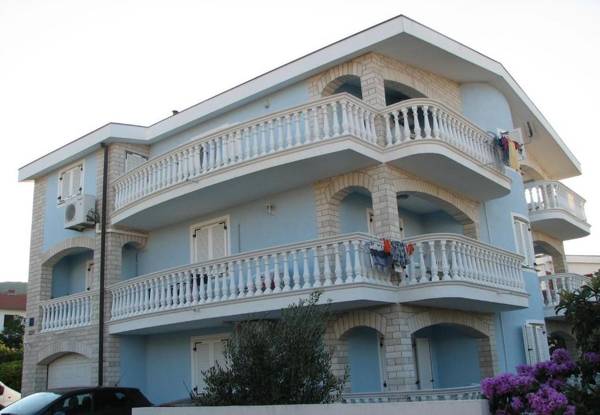 Apartments Vese - 100m from beach