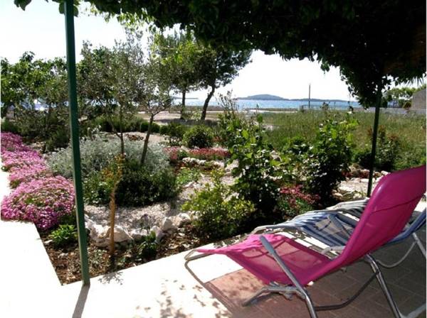 Apartments Mira - 20m from beach