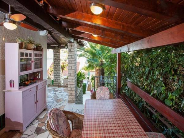 Holiday Home Bugenvilija