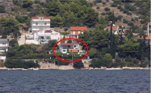 Apartment Kira - 20m from beach