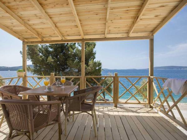Comfortable chalet with 2 bathrooms Trogir at 6km