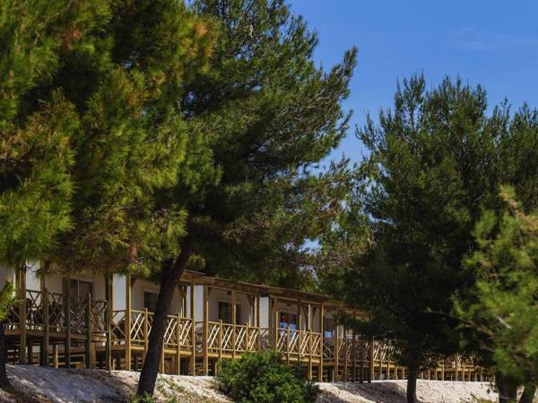 Comfortable chalet with 2 bathrooms beautiful Trogir at 6km