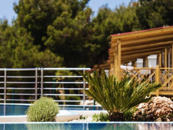 Comfortable chalet with 2 bathrooms beautiful Trogir at 6km