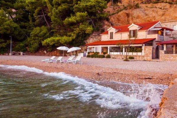 Beach Holiday Home Laura