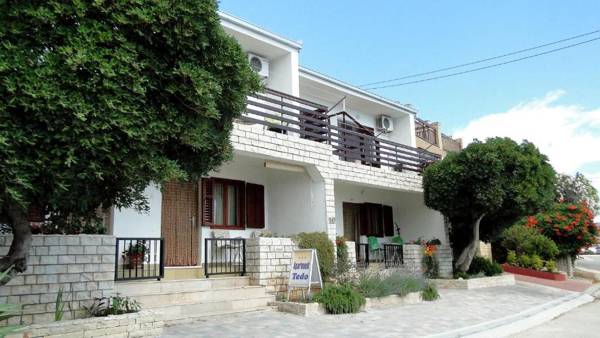 Holiday Home Apartment Tedo