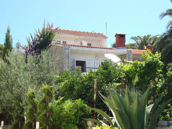 Apartments Zlatko Slobodan - by sea