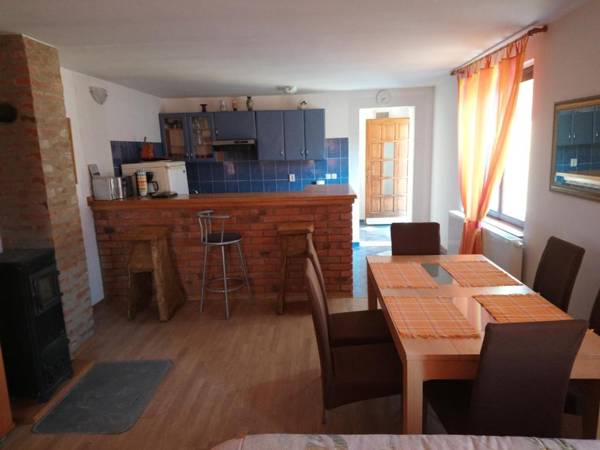 Studio apartman KOTRO