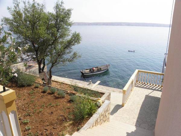 Apartments Dalibor-5m from sea