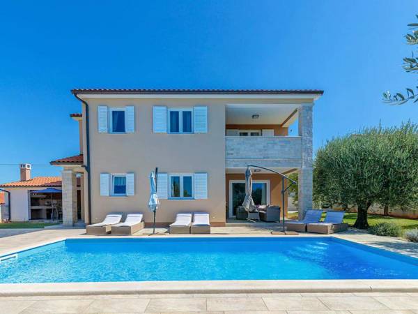 Modern newly built Villa in a beautiful location with private pool and garden