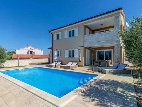 Modern newly built Villa in a beautiful location with private pool and  garden