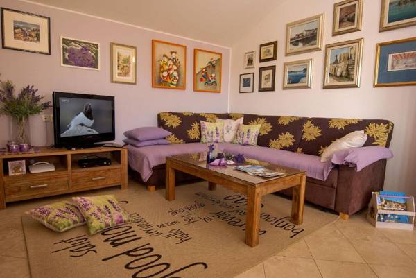 Apartment Tin - near the beach