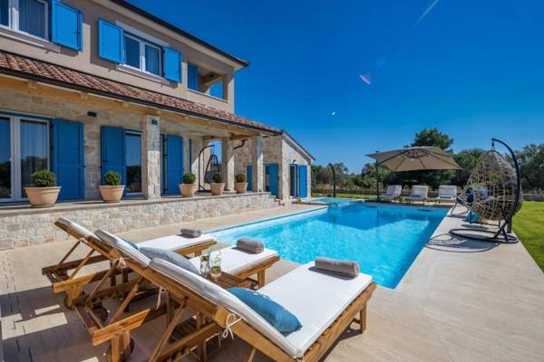 Beautiful Villa Golden Olive
