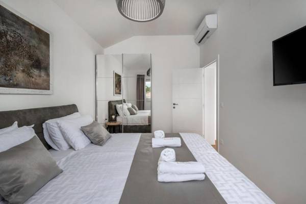 Beautiful Villa Golden Olive