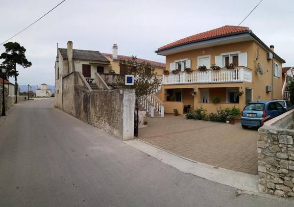 Apartments Nadica - free parking