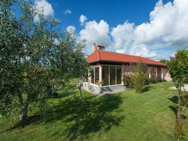 Charming Holiday Home in Zaton with Garden