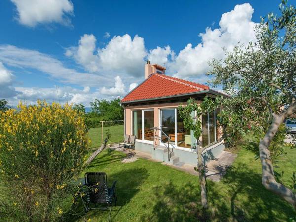 Charming Holiday Home in Zaton with Garden