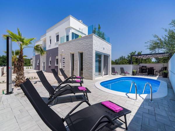 Modern Villa in Zaton with Swimming Pool