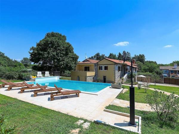 Situated in the charming countryside of central Istria perfect family vacation