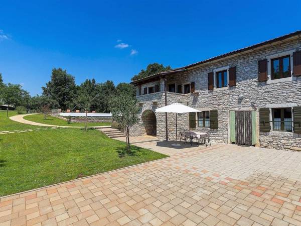 Situated in the charming countryside of central Istria perfect family vacation