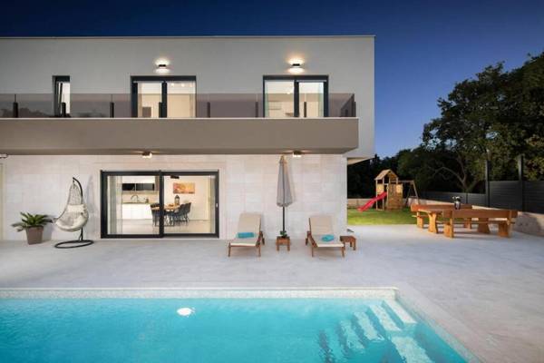 Istriensonne 0005 - 2021 New built ultra modern Villa MARISTRA