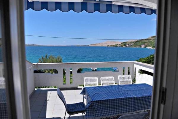 Apartments Draga - 15m from beach